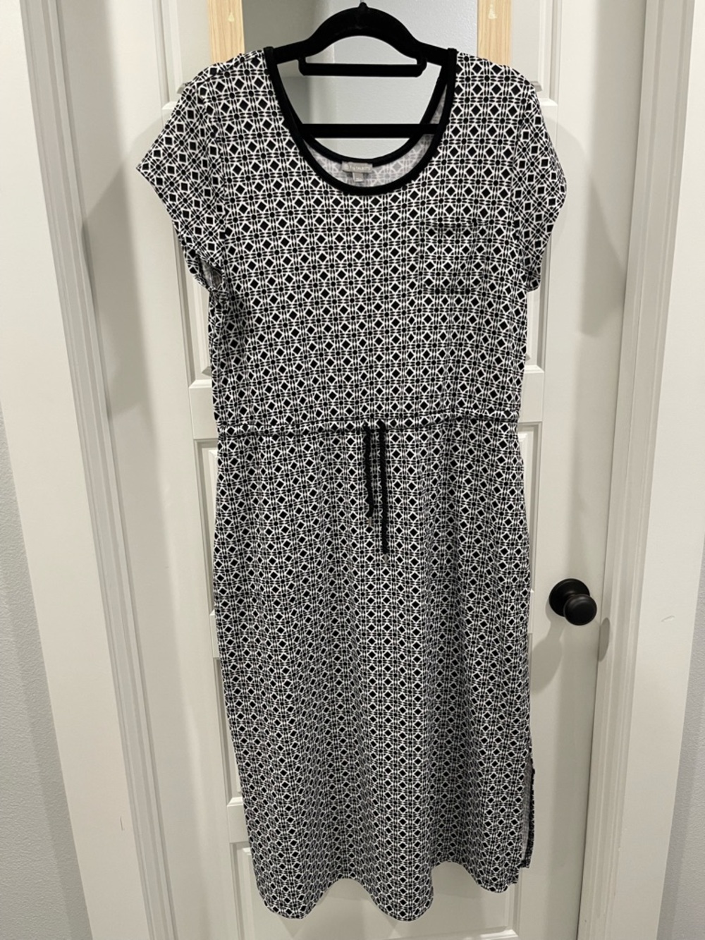 Talbots Black & White Geometric Drawstring Midi Dress